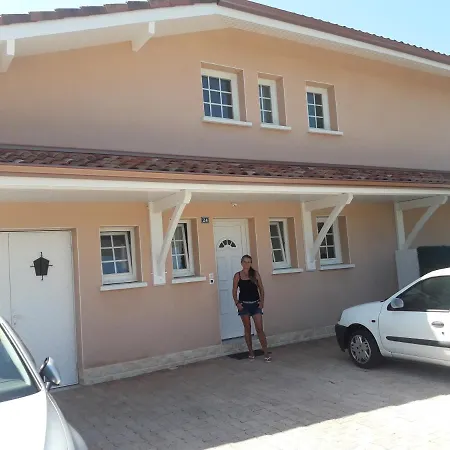 Chez Martine Appt Climatisé 2 *