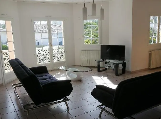 Chez Martine Appt Climatisé 2 *